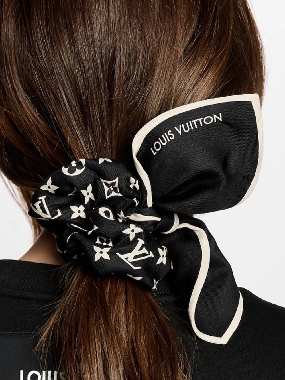 Authentic Louis Vuitton Monogram Silhouette Hair Scrunchie M97250 Fashion Show - Picture 5 of 16